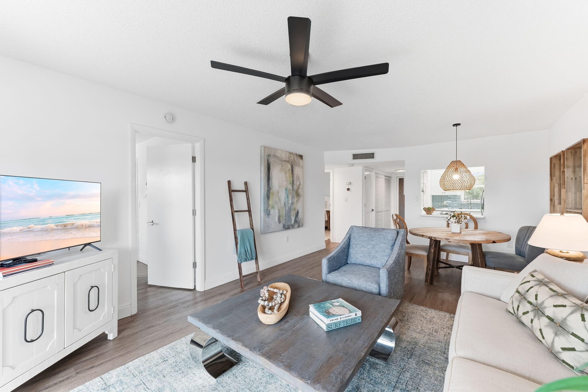 Building Photo - 300 Forest Lakes Blvd