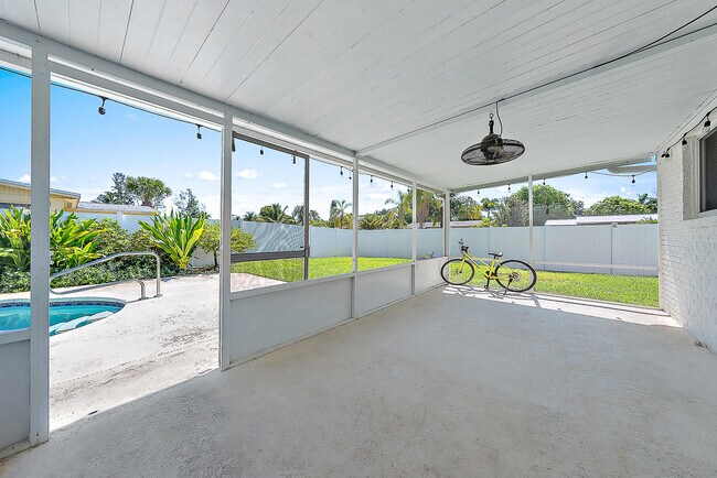 Building Photo - 3503 Florida Blvd