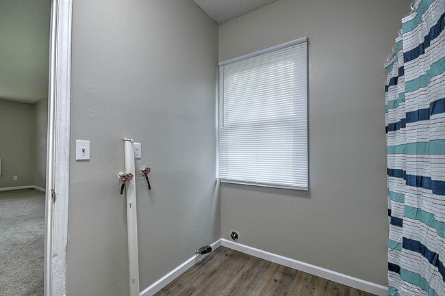 Building Photo - 635 S McKee St