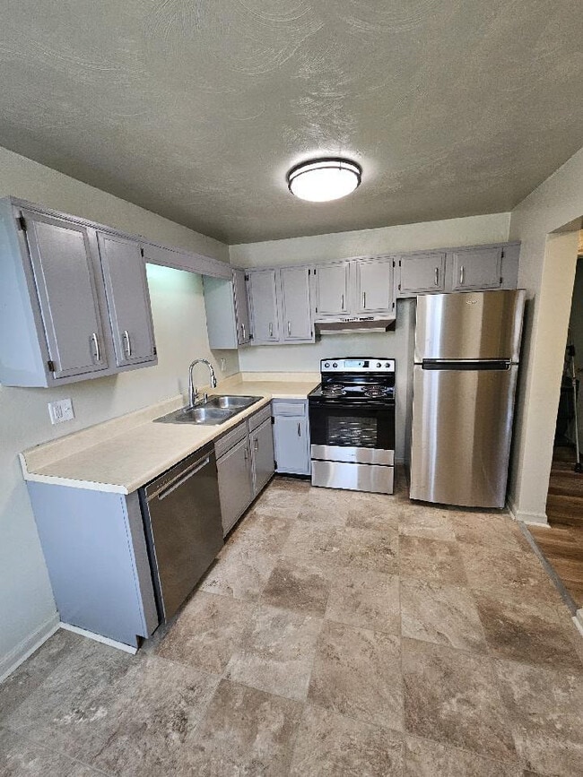 Building Photo - 1222-1224 Maple Ave SW