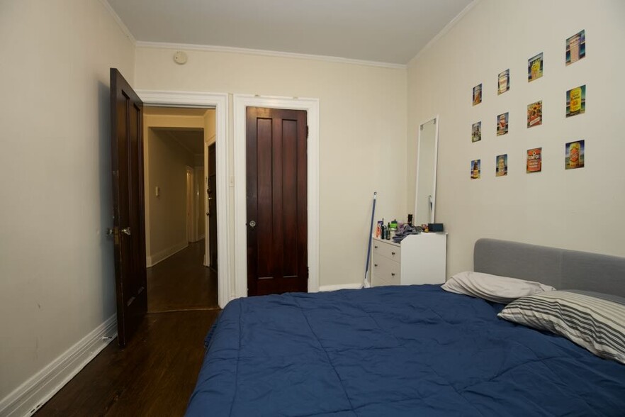 Building Photo - 945 Judson Ave