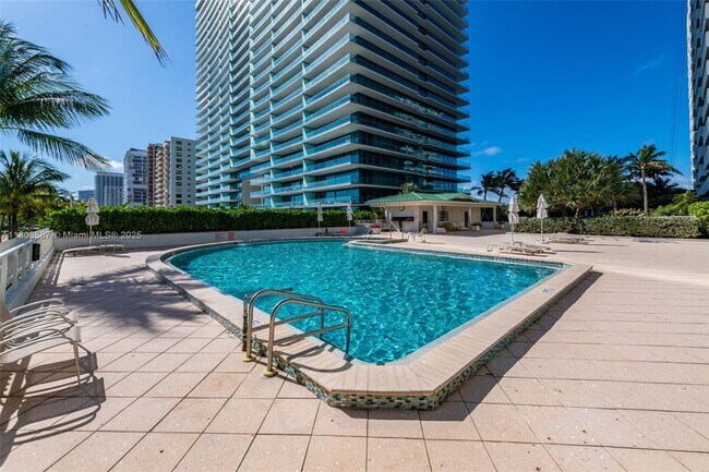 Building Photo - 10205 Collins Ave