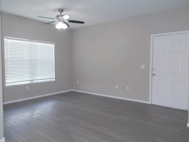 Building Photo - Bright Ground-Floor Condo in Gated Traverse Point with Pool & Spa Amenities