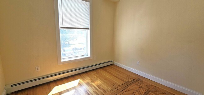 Building Photo - 416 Pearl St