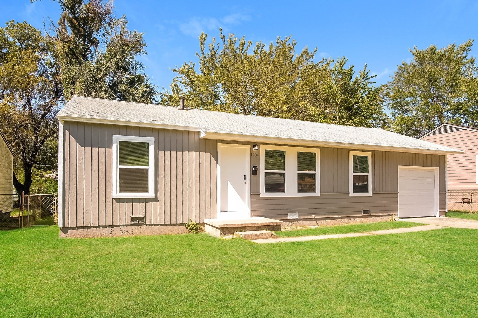 Building Photo - 4204 N Frankfort Ave