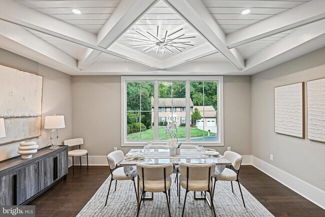 Building Photo - 9615 Locust Hill Dr