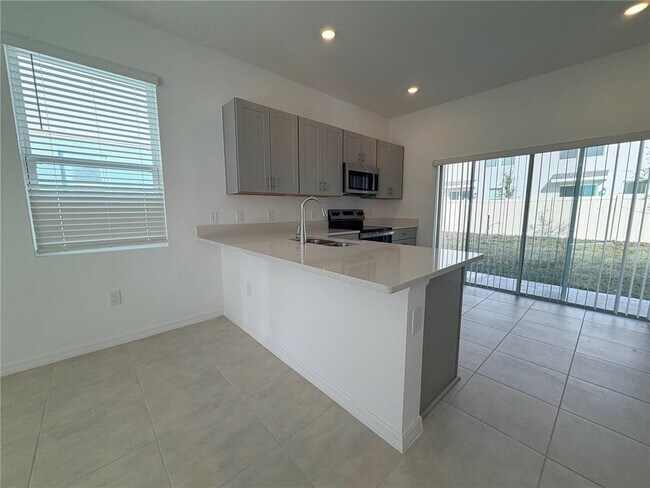 Building Photo - 2942 Skyline Lp