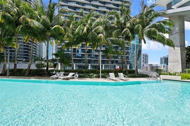 Building Photo - 88 SW 7th St