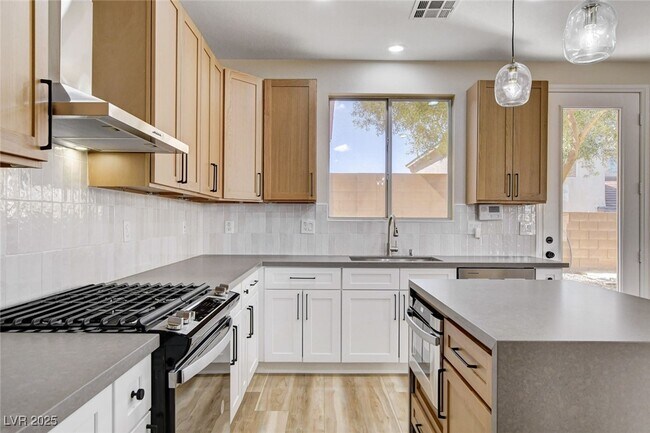 Building Photo - 177 Rocky Star St