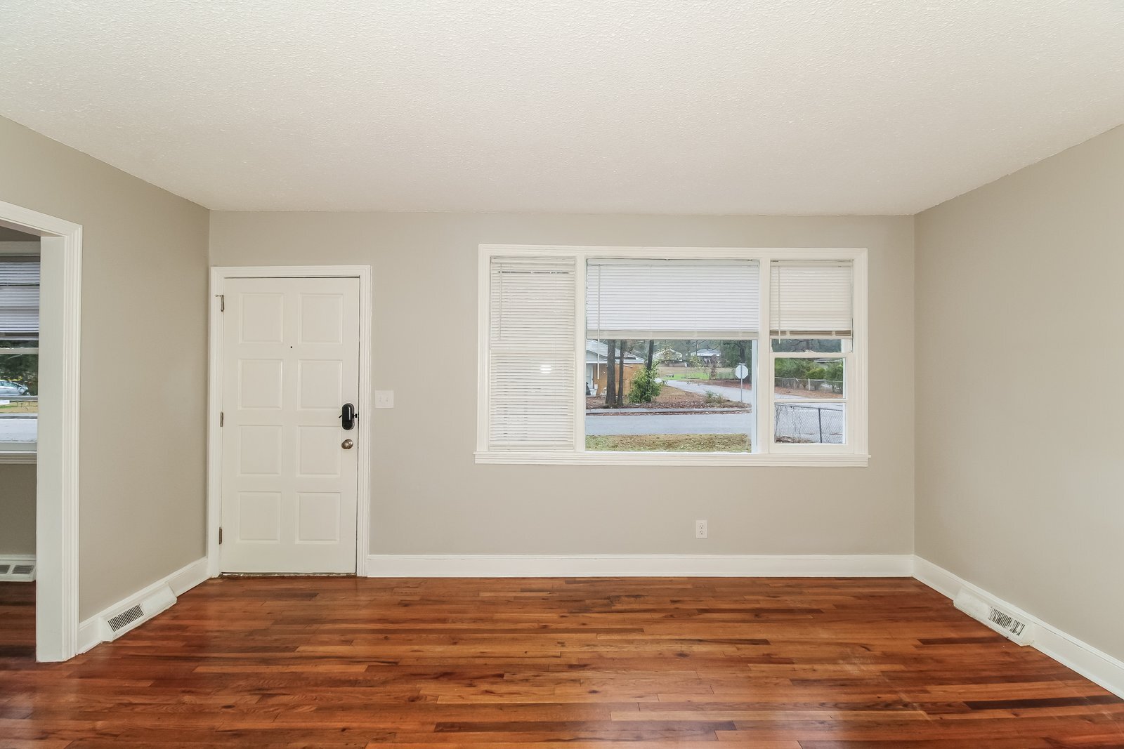 Building Photo - 5120 Floran St