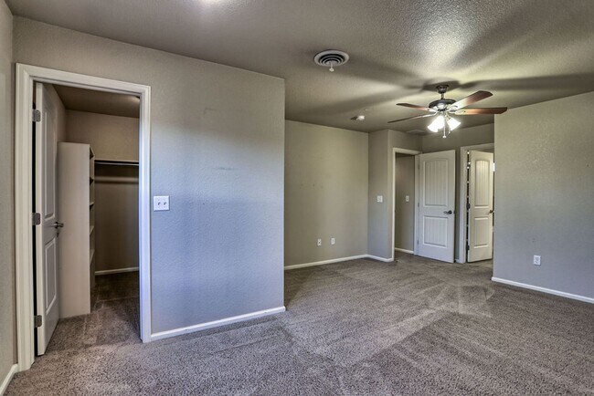 Building Photo - 4 Bedroom Home in East Windsor