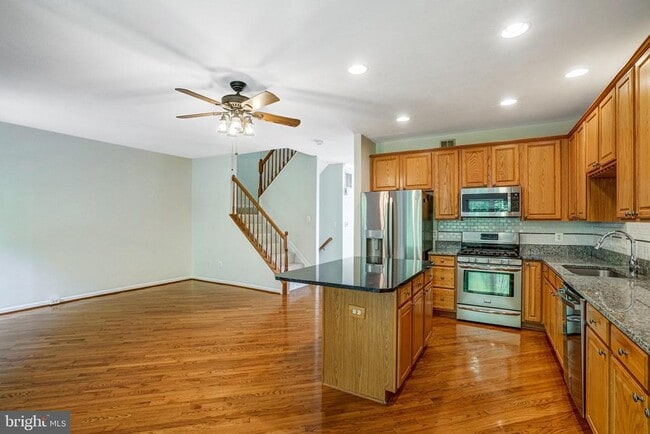 Building Photo - 6504 Trask Terrace