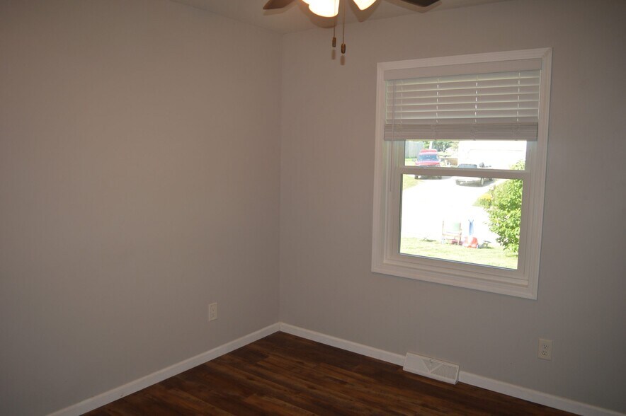 Building Photo - 2543 Chesapeake Dr