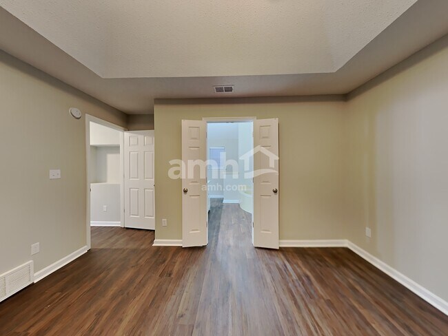 Building Photo - 7748 Parkmont Dr