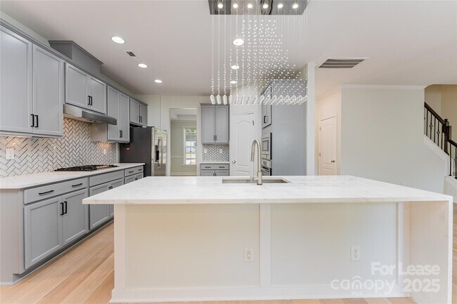 Building Photo - 139 Brackenbury Ln