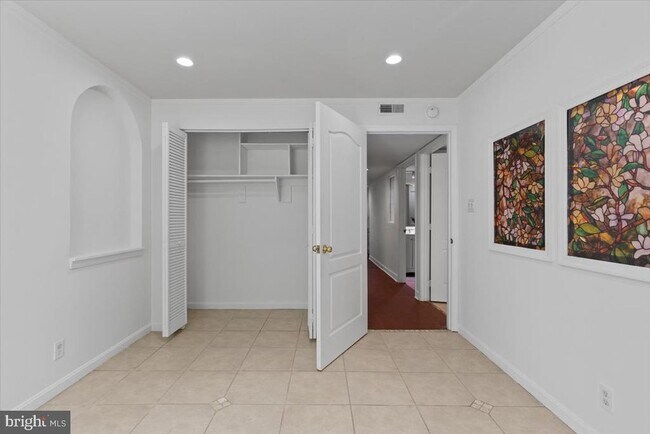 Building Photo - 202 Buckingham Ln