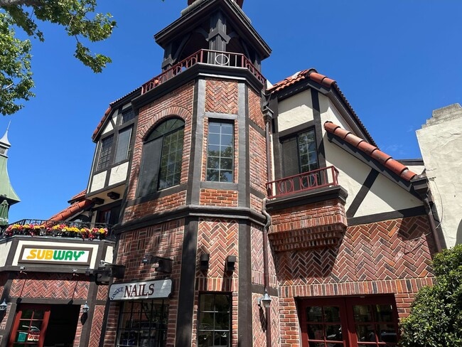 Building Photo - 1641