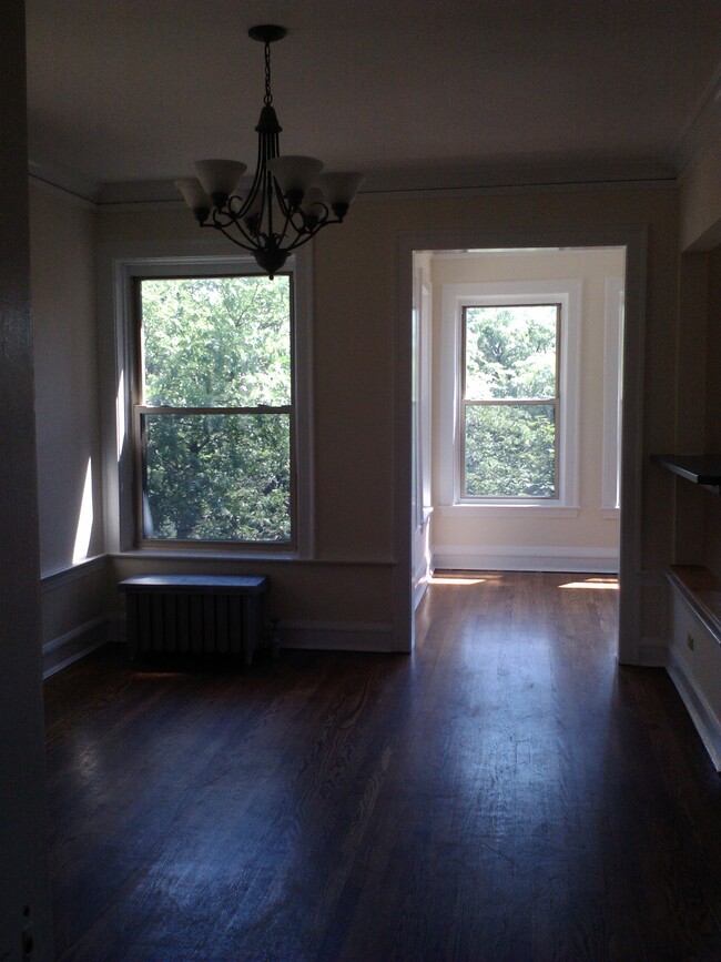 Dining Room - 1218 W Columbia Ave