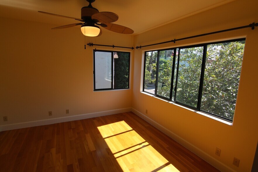 Building Photo - 600 N Sweetzer Ave