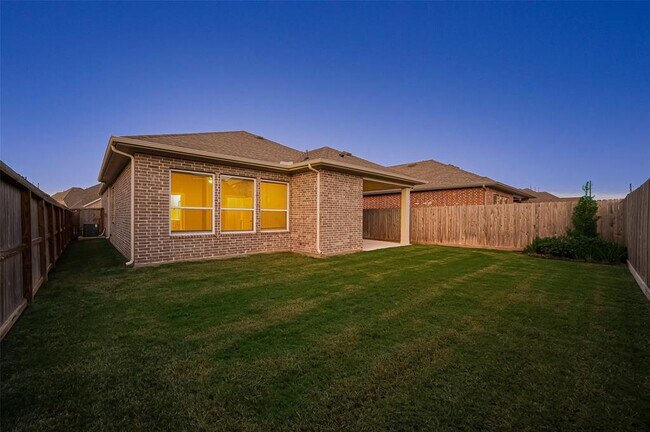 Building Photo - 231 Amaranth Wy