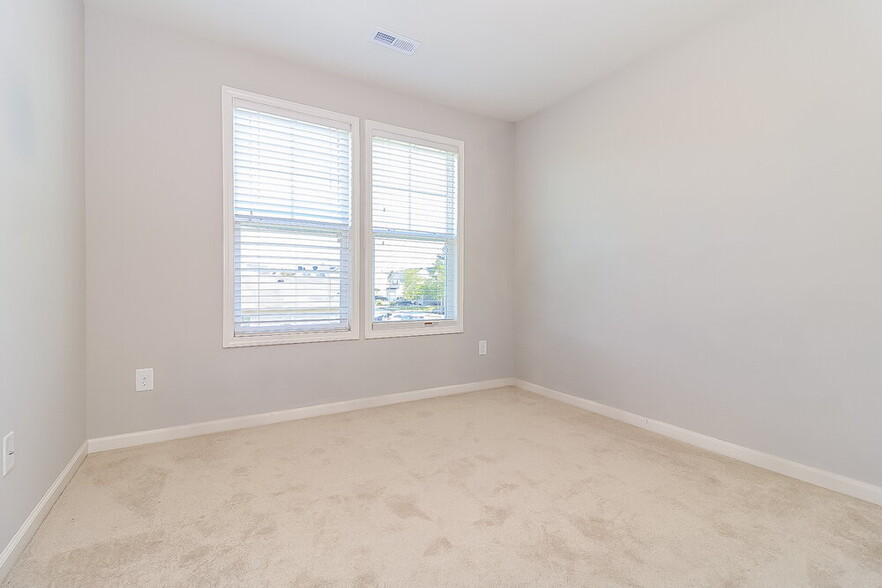 Building Photo - 1309 Braemar Highland Dr
