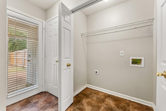 Building Photo - 7016 S Estacada Way