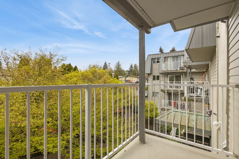 Building Photo - 11540 Pinehurst Way NE