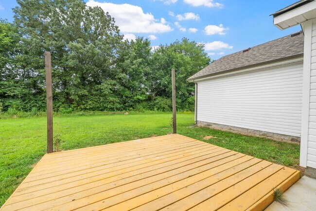 Building Photo - Stylish One-Level Home with 3 Bedrooms, 2 ...