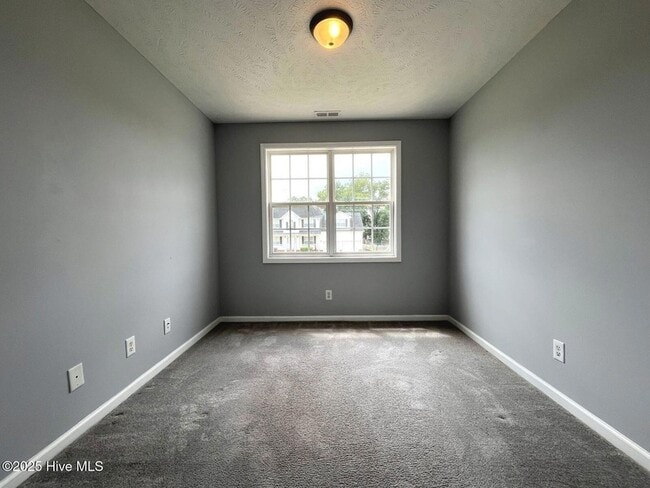 Building Photo - 1508 Thoroughbred Trail