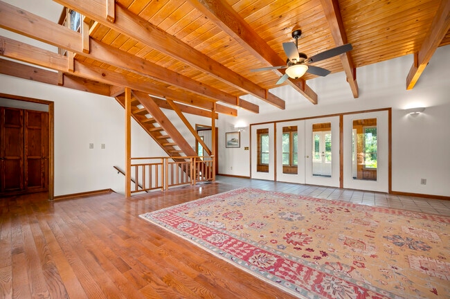 Building Photo - 26 Canter Ct