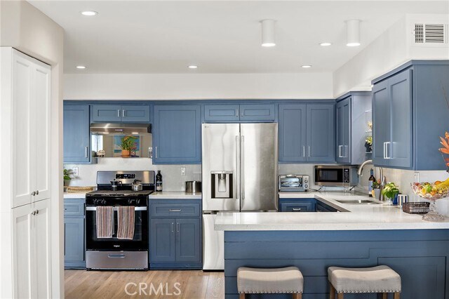 Building Photo - 320 Encino Ln