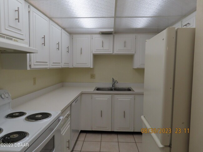 Building Photo - 1415 Ocean Shore Blvd