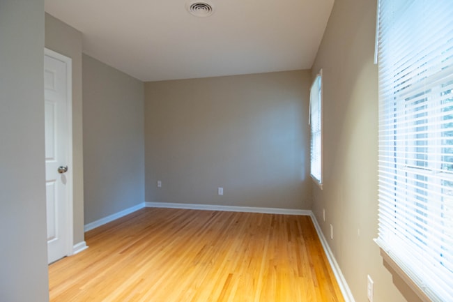 Building Photo - 895 Greg Dr