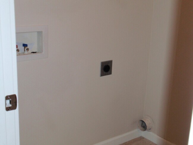 Building Photo - Single Family Home in the Riverstone Commu...