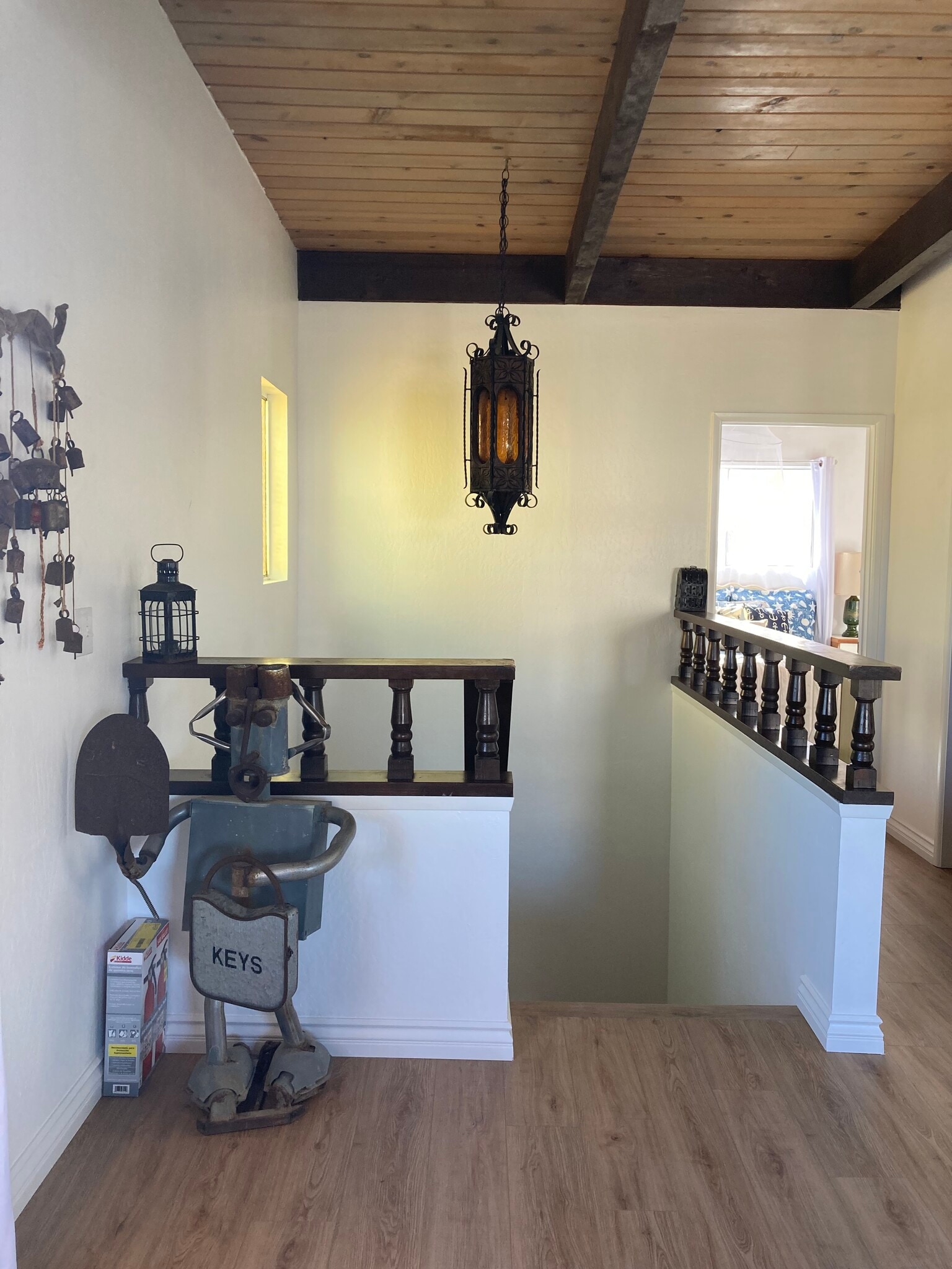Landing - 292 Rossmore Dr