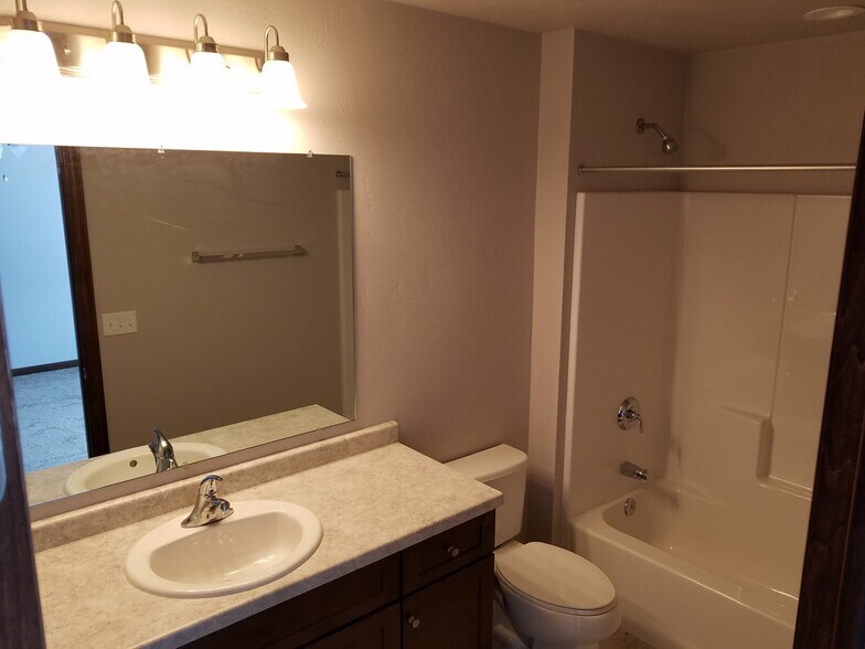 Building Photo - 1323 Moon Ridge Ct