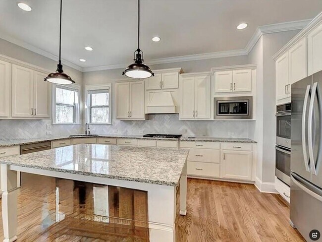 Building Photo - 4105 Hopewell Springs Dr