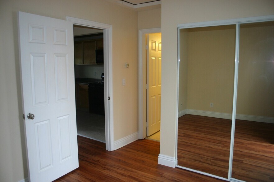 Building Photo - 312 J Ave