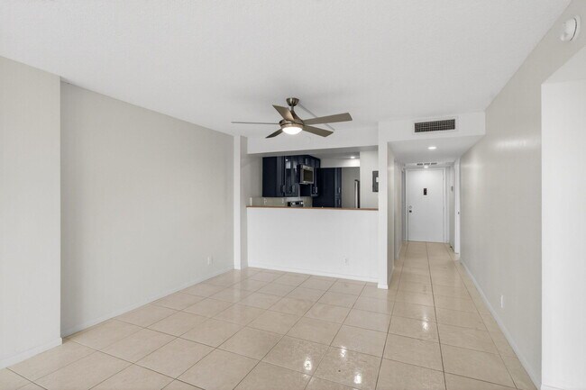 Building Photo - 12 Royal Palm Way