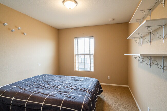 Building Photo - 2681 Stonecrop Ridge Grove