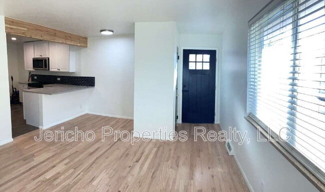 Building Photo - 2463 S Corona St