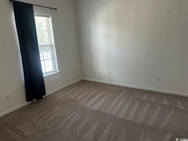 Building Photo - 3927 Gladiola Ct