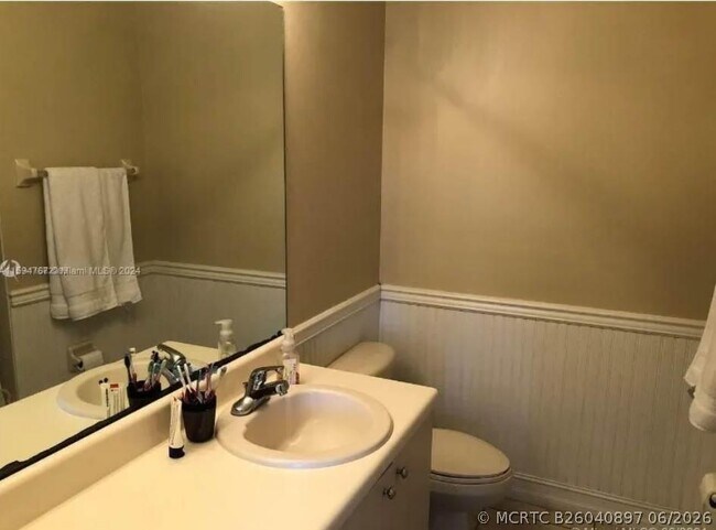 Building Photo - 4310 Vineyard Cir