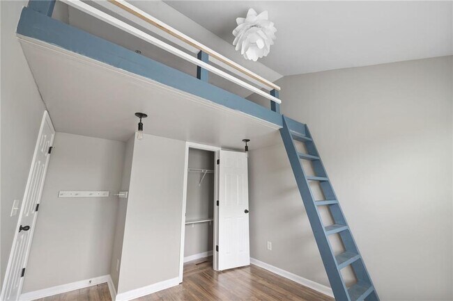 Building Photo - 544 Georgia Way
