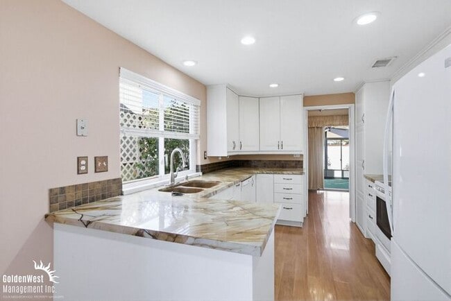 Building Photo - Beautiful 3Bdm 2Ba Home with Scenic Views in Rancho Peñasquitos!