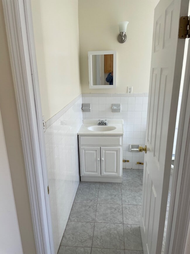 Building Photo - 216 Woodworth Ave