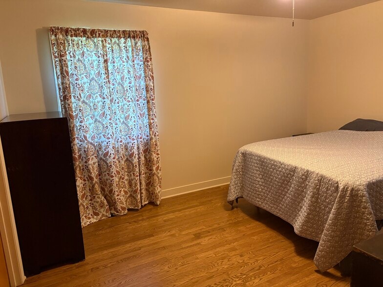 Bedroom - 3721 Winterhaven Rd