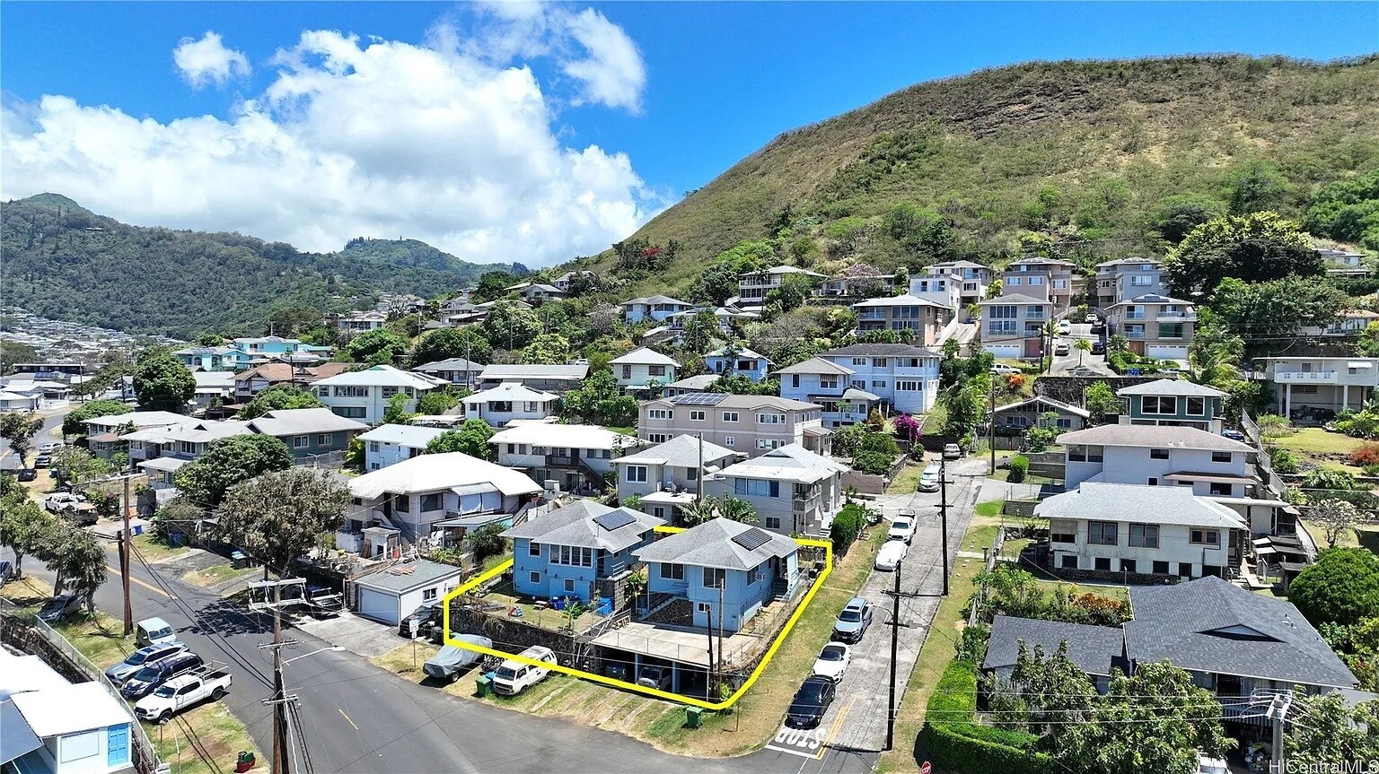 Building Photo - 1767 Puowaina Dr