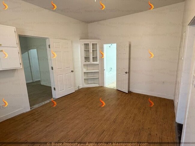 Building Photo - Now Leasing! Shotgun-Style 2 Bed | 1 Bath ...