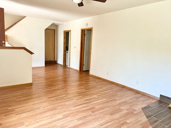 Building Photo - 14700 Voltaire Dr